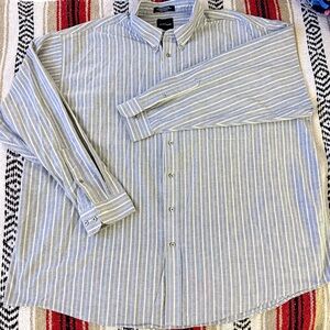 Bill Blass Men's Striped Blue and White Shirt